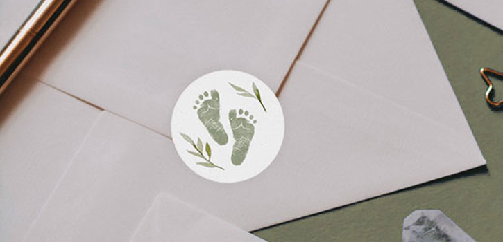 Personalisiere deine Geburtskarten und Kuverts durch kreative Aufkleber